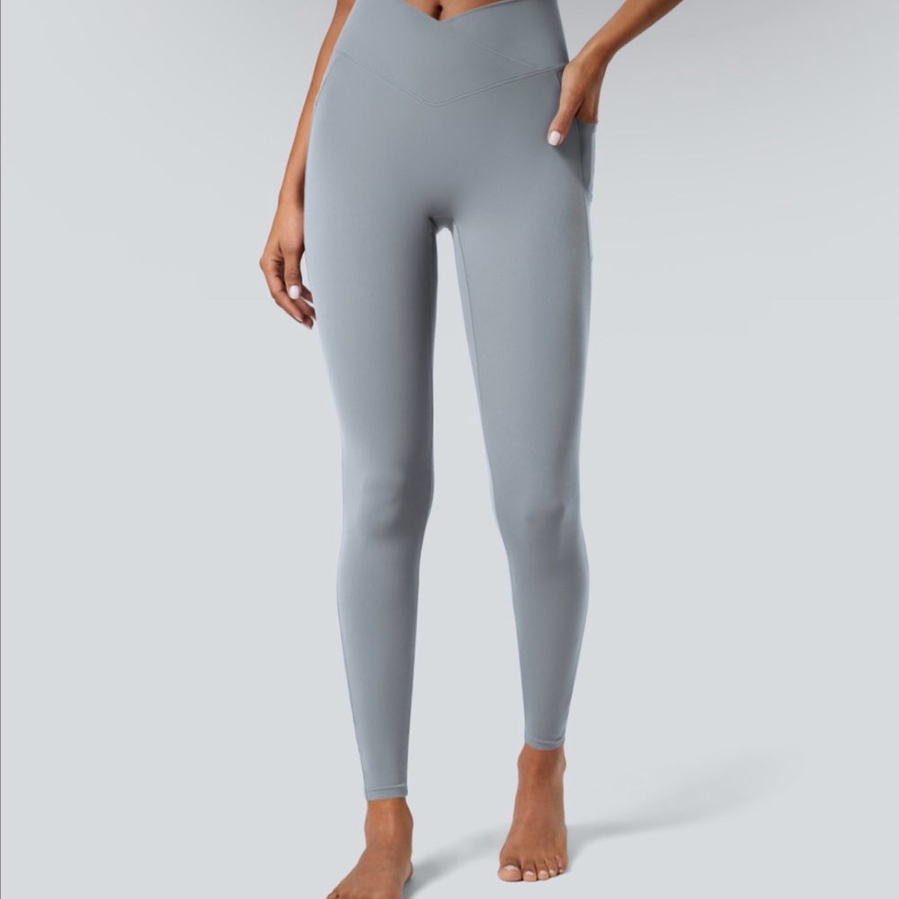 High-Waist Light Gray Performance Leggings
